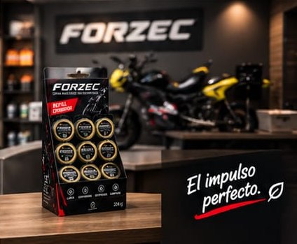 Exhibidor de mostrador FORZEC en una tienda de motos